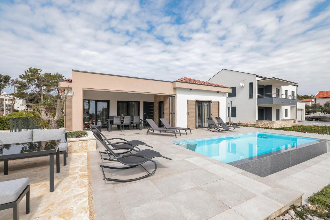 Premium Villa Nessi With Pool & Seaview Vir Extérieur photo
