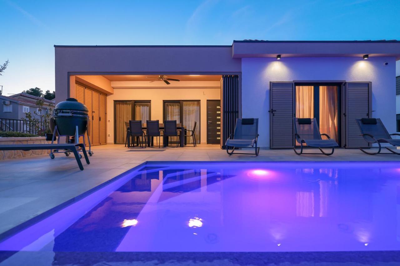 Premium Villa Nessi With Pool & Seaview Vir Extérieur photo